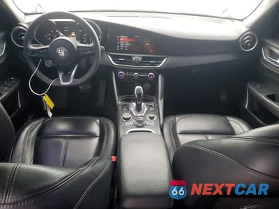 Zdjęcie 8 z 13 samochodu: 2020 ALFA ROMEO GIULIA VIN:ZARFANAN3L7630417 - miniatura
