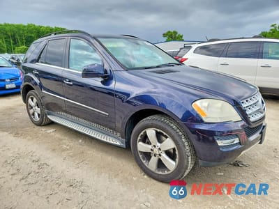 Czwarte zdjęcie samochodu z boku: 2011 MERCEDES-BENZ ML 350 4MATIC VIN:4JGBB8GB8BA710037 - miniatura