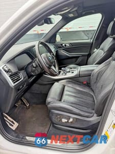 Piąte zdjęcie samochodu w środku: 2022 BMW X5 XDRIVE40I VIN:5UXCR6C04N9K13956 - miniatura