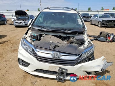 Piąte zdjęcie samochodu w środku: 2018 HONDA ODYSSEY EXL VIN:5FNRL6H77JB080449 - miniatura