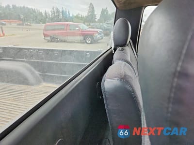 Zdjęcie 10 z 13 samochodu: 2002 CHEVROLET SILVERADO C1500 VIN:1GCEC14W12Z137724 - miniatura