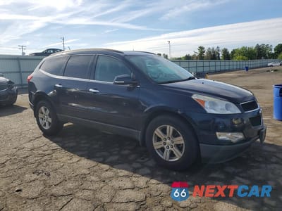 Czwarte zdjęcie samochodu z boku: 2011 CHEVROLET TRAVERSE LT VIN:1GNKVGED2BJ377688 - miniatura