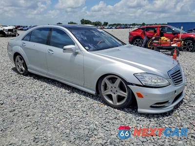 Czwarte zdjęcie samochodu z boku: 2011 MERCEDES-BENZ S 550 4MATIC VIN:WDDNG8GB9BA409219 - miniatura