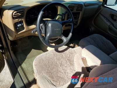 Zdjęcie 8 z 12 samochodu: 2002 GMC SONOMA VIN:1GTCS19W128194336 - miniatura