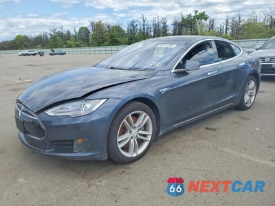 2015 TESLA MODEL S 5YJSA1E11FF116590 - główne zdjęcie licytacji z USA - miniatura