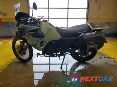 Trzecie zdjęcie samochodu z tyłu: 2024 KAWASAKI KL650 H VIN:ML5KLEH11RDA35093 - miniatura