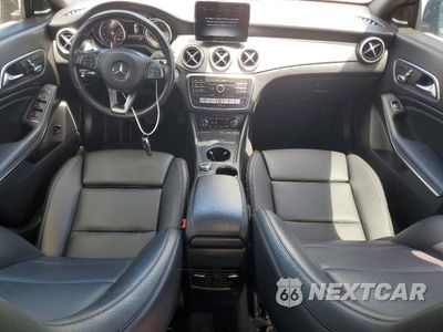 Zdjęcie 8 z 12 samochodu: 2019 MERCEDES-BENZ CLA 250 VIN:WDDSJ4EB4KN722042 - miniatura