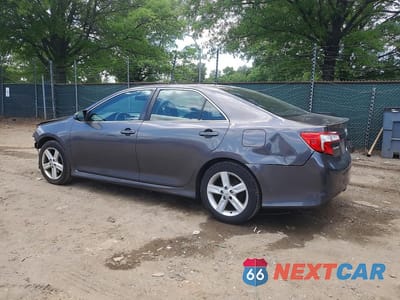 Drugie zdjęcie samochodu z przodu: 2014 TOYOTA CAMRY SE VIN:4T1BF1FK6EU752450 - miniatura