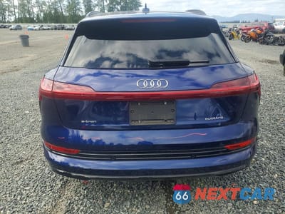 Zdjęcie 6 z 14 samochodu: 2022 AUDI E-TRON PREMIUM VIN:WA1AAAGE2NB022824 - miniatura