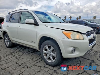 Czwarte zdjęcie samochodu z boku: 2010 TOYOTA RAV4 LIMITED VIN:JTMDK4DV5A5091733 - miniatura