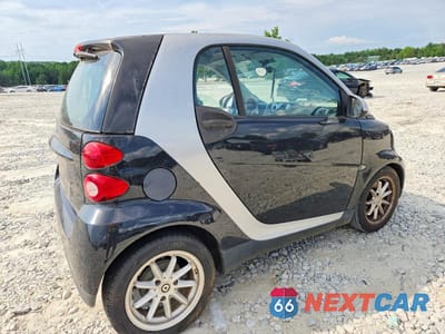 Trzecie zdjęcie samochodu z tyłu: 2008 SMART FORTWO PURE VIN:WMEEJ31X58K158710 - miniatura
