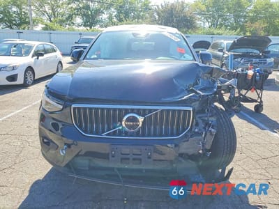 Piąte zdjęcie samochodu w środku: 2024 VOLVO XC40 PLUS VIN:YV4L12UE3R2203829 - miniatura