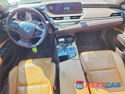 Zdjęcie 8 z 12 samochodu: 2019 LEXUS ES 300H VIN:JTHB21B17K2004499 - miniatura