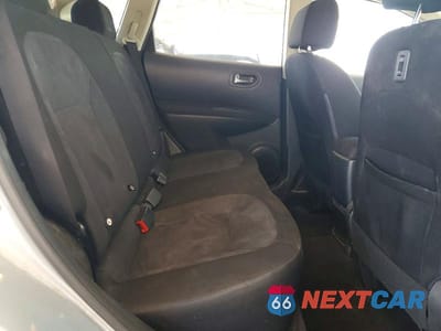 Zdjęcie 11 z 13 samochodu: 2013 NISSAN ROGUE S VIN:JN8AS5MT7DW031706 - miniatura