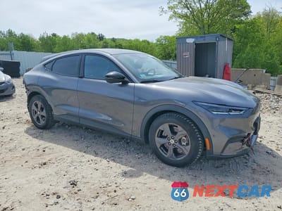 Czwarte zdjęcie samochodu z boku: 2023 FORD MUSTANG MACH-E SELECT VIN:3FMTK1SS6PMA18632 - miniatura