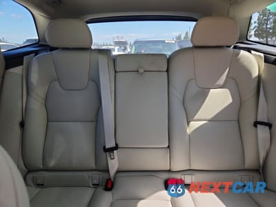 Zdjęcie 10 z 14 samochodu: 2025 VOLVO XC60 PLUS VIN:YV4H60RC6S1070319 - miniatura