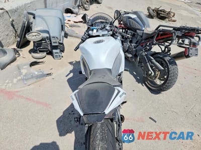 Zdjęcie 6 z 9 samochodu: 2021 KAWASAKI ZX636 K VIN:JKBZXJH14MA007139 - miniatura