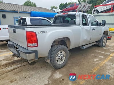 Trzecie zdjęcie samochodu z tyłu: 2013 GMC SIERRA K2500 HEAVY DUTY VIN:1GT22ZCG1DZ394240 - miniatura