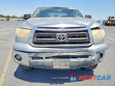 Piąte zdjęcie samochodu w środku: 2012 TOYOTA TUNDRA CREWMAX SR5 VIN:5TFEY5F1XCX133291 - miniatura