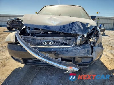 Piąte zdjęcie samochodu w środku: 2012 KIA SEDONA LX VIN:KNDMG4C78C6488578 - miniatura