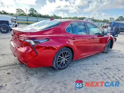 Trzecie zdjęcie samochodu z tyłu: 2022 TOYOTA CAMRY SE VIN:4T1G11AK2NU041503 - miniatura