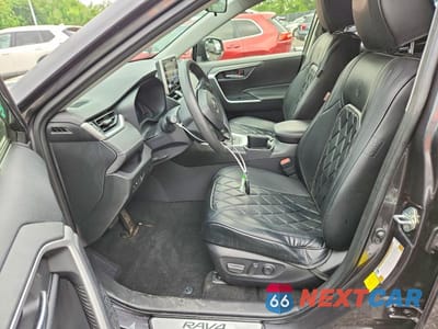 Zdjęcie 7 z 13 samochodu: 2025 TOYOTA RAV4 HYBRID XLE VIN:JTMRWRFV1SJ071055 - miniatura
