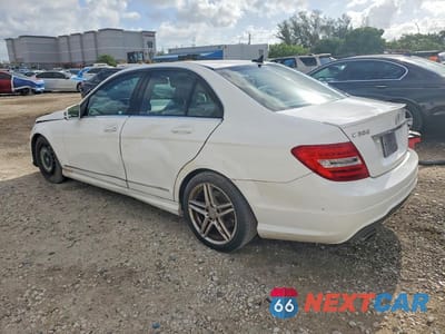 Drugie zdjęcie samochodu z przodu: 2013 MERCEDES-BENZ C 300 4MATIC VIN:WDDGF8AB9DR242451 - miniatura