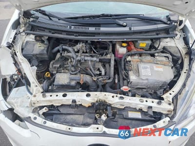 Zdjęcie 11 z 12 samochodu: 2015 TOYOTA PRIUS C THREE VIN:JTDKDTB34F1112065 - miniatura