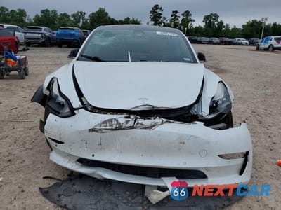Piąte zdjęcie samochodu w środku: 2019 TESLA MDL 3 VIN:5YJ3E1EB8KF194408 - miniatura