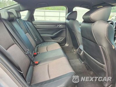 Zdjęcie 10 z 12 samochodu: 2018 HONDA ACCORD SPORT VIN:1HGCV1F32JA134401 - miniatura