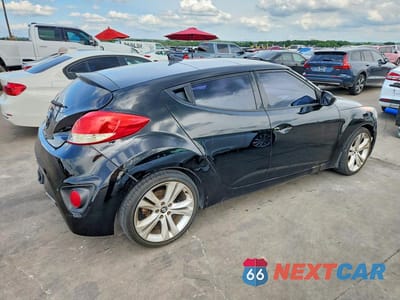 Trzecie zdjęcie samochodu z tyłu: 2013 HYUNDAI VELOSTER BASE VIN:KMHTC6AD0DU107262 - miniatura