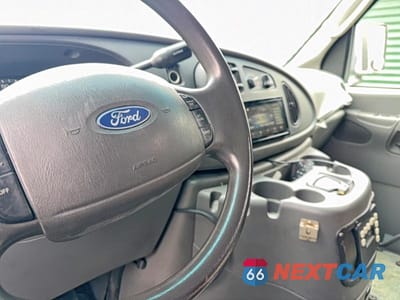 Zdjęcie 9 z 10 samochodu: 2003 FORD ECONOLINE E450 SUPER DUTY CUTAWAY VAN VIN:1FDXE45F53HA63424 - miniatura