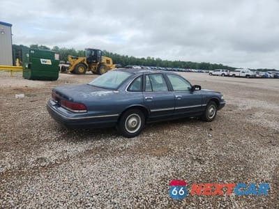 Trzecie zdjęcie samochodu z tyłu: 1997 FORD CROWN VICTORIA VIN:2FALP73WXVX110070 - miniatura