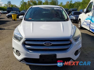 Piąte zdjęcie samochodu w środku: 2017 FORD ESCAPE SE VIN:1FMCU0GD8HUE37822 - miniatura