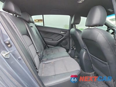 Zdjęcie 10 z 12 samochodu: 2016 KIA FORTE SX VIN:KNAFZ5A34G5546865 - miniatura
