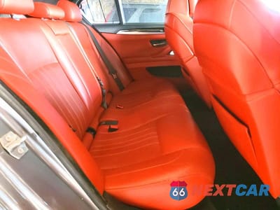Zdjęcie 10 z 12 samochodu: 2013 BMW M5 VIN:WBSFV9C55DD096707 - miniatura