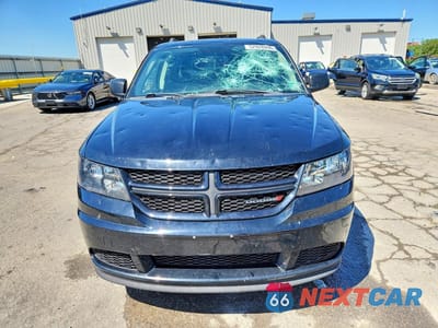 Piąte zdjęcie samochodu w środku: 2018 DODGE JOURNEY SE VIN:3C4PDCAB8JT171491 - miniatura
