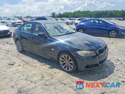 Czwarte zdjęcie samochodu z boku: 2011 BMW 328 I VIN:WBAPH7C50BE677060 - miniatura