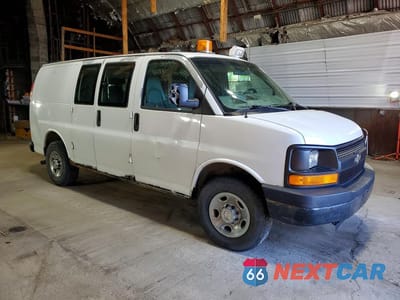 Czwarte zdjęcie samochodu z boku: 2008 CHEVROLET EXPRESS G2500 VIN:1GCGG25C581228056 - miniatura