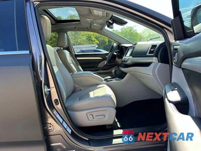 Zdjęcie 6 z 10 samochodu: 2019 TOYOTA HIGHLANDER HYBRID XLE VIN:5TDJGRFH7KS073819 - miniatura