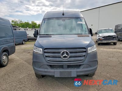 Piąte zdjęcie samochodu w środku: 2019 MERCEDES BENZ SPRINTER 2500 DELIVERY VAN VIN:WD4PF0CD3KP040651 - miniatura