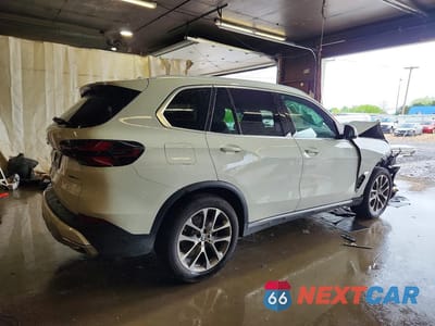 Trzecie zdjęcie samochodu z tyłu: 2026 BMW X5 XDRIVE40I VIN:5UX23EU01T9120881 - miniatura