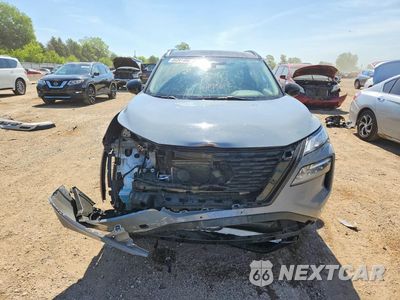 Piąte zdjęcie samochodu w środku: 2023 NISSAN ROGUE SV VIN:JN8BT3BA2PW008216 - miniatura