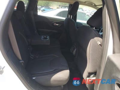 Zdjęcie 11 z 13 samochodu: 2016 JEEP CHEROKEE LATITUDE VIN:1C4PJMCS1GW279174 - miniatura