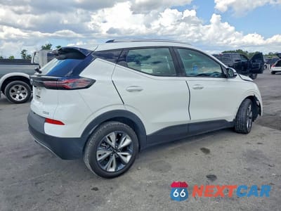 Trzecie zdjęcie samochodu z tyłu: 2023 CHEVROLET BOLT EUV LT VIN:1G1FY6S01P4176683 - miniatura