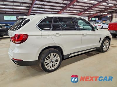 Trzecie zdjęcie samochodu z tyłu: 2016 BMW X5 XDRIVE35I VIN:5UXKR0C54G0P26703 - miniatura
