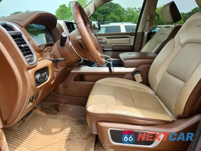 Zdjęcie 7 z 12 samochodu: 2019 RAM 1500 LARAMIE VIN:1C6SRFJT8KN575647 - miniatura