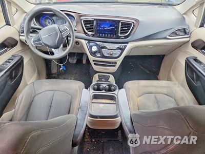 Zdjęcie 8 z 13 samochodu: 2017 CHRYSLER PACIFICA TOURING L VIN:2C4RC1BG7HR788436 - miniatura