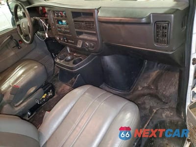 Zdjęcie 8 z 13 samochodu: 2019 GMC SAVANA G2500 VIN:1GTW7AFP8K1159314 - miniatura