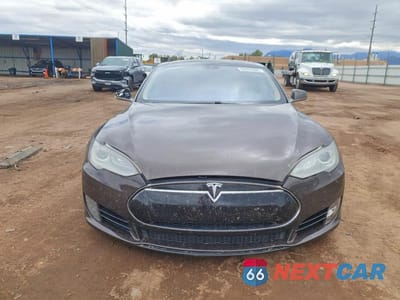 Piąte zdjęcie samochodu w środku: 2012 TESLA MODEL S VIN:5YJSA1DP9CFP02696 - miniatura